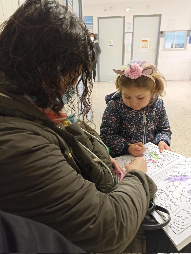 Alejospot's tweet photo. Por estas dos mujeres es que vale la pena cada segundo de mi vida. Hoy hay que celebrar su día, sobre todo para que el futuro de cachi sea el mejor. Para todas esas mujeres que luchan a diario por superarse, feliz día. #Diadelamujer https://t.co/ZH6trftUB0