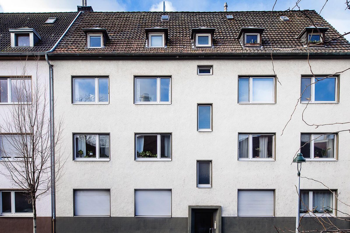 koehlergroup's tweet photo. KOEHLER Real Estate erwirbt ein Mehrfamilienhaus in Düsseldorf. Es verfügt über 613m² mit 9 Wohnungen. Erneut wird die Tilgungsleistung in den KOEHLER Equities Fonds (WKN: KAM201) investiert.
https://t.co/YbbtSFdEwf https://t.co/fI3BVPWwFH