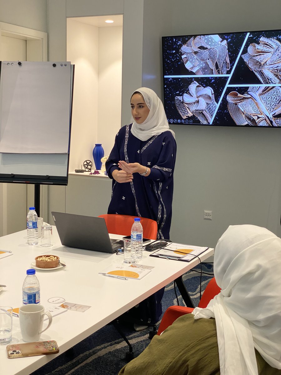 AtomsLabs's tweet photo. مقتطفات من ملتقى التصنيع الرقمي،وهو ملتقى شهري يجمع بين خبراء التصنيع الرقمي و رواد الاعمال في قطاعات مختلفة بهدف:
-تطوير مشاريعهم
-تذليل التحديات باستخدام التقنيات الحديثة

الجلسة الاولى كانت بحضور رائدات أعمال بمجالات مختلفة
مستمرين بالايام القادمة بتقديم الملتقى لفئات مختلفة https://t.co/JhERfBu6mu