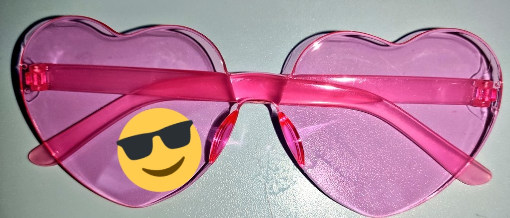 soft4sana's tweet photo. 💜 ~~~ #TSCmail ~~~ 💚

The glasses came home safe! Thank you so much, @luv4misana for this po! Hoping for more transactions po :)

💕 For photo lang po ung SaMo specs 😂

#ninimproofs https://t.co/xIJqmGVb7A