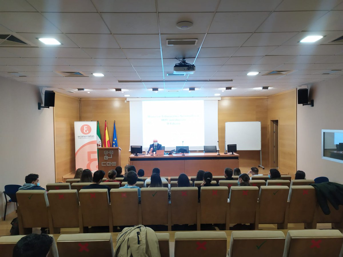 Precolegiados/as de <a href="/Economistas_Gra/">Colegio Profesional de Economistas de Granada</a> y alumnos/as de la UGR ayer visitaron nuestras instalaciones para conocer las actividades del Colegio e informarse nuestros proyectos formativos <a href="/masterfiscal/">Técnico Tributario-Asesor Fiscal: Máster y Experto</a> fueron recibidos e informados por el miembro de la Junta de Gobierno <a href="/Pedroebarrilao/">Pedro E Barrilao</a>