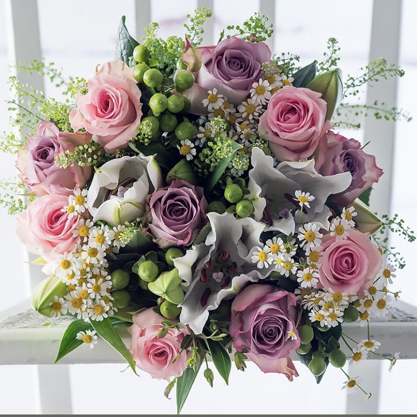 MooreHotelConsu's tweet photo. @lesiavasylenko Sending you and all the amazing Ukrainian women some virtual flowers on International Women‘s Day. We are in awe of your strength and resilience. Wishing you peace and for your families to come back together soon. https://t.co/5SgshUX4AA