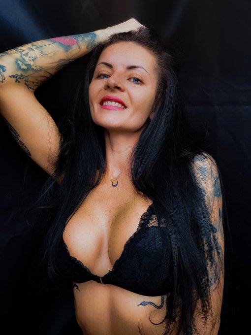 Good morning ☕! What about enjoing some #hotties while you drinking your #CoffeeTime? First step is to<a href="/tag/hotties"class="tags">#hotties</a><a href="/tag/models"class="tags"><span>#models</span></a><a href="/tag/vote"class="tags"><span>#vote</span></a><a href="/tag/coffeetime"class="tags"><span>#coffeetime</span></a>