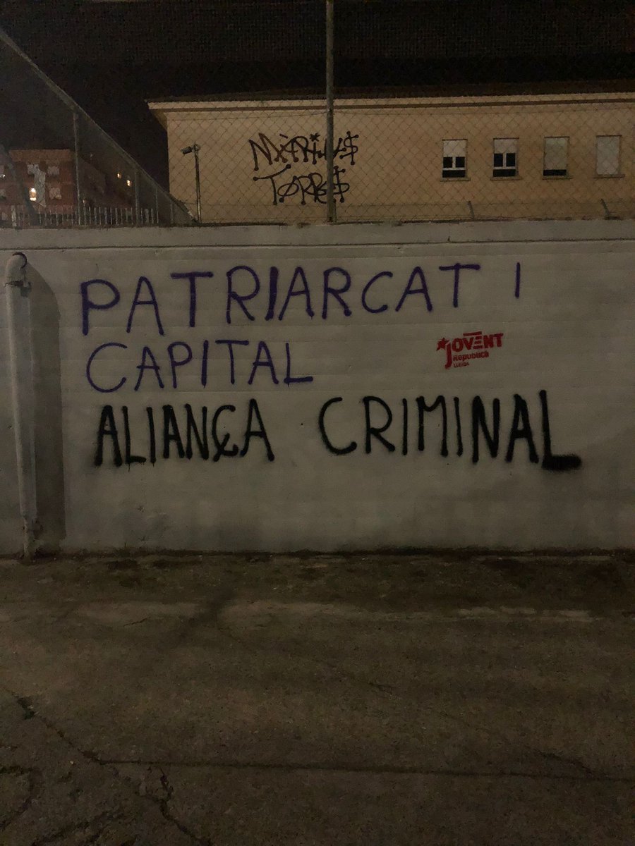 JoventLleida's tweet photo. ♀️Molt per defensar, molt per avançar! Aquest #8M, i tot l'any, reivindiquem el feminisme de classe lluny dels interessos capitalistes. Combatem el patriarcat, alliberem-nos!✊ #8M2022 https://t.co/IPOVLB5mck
