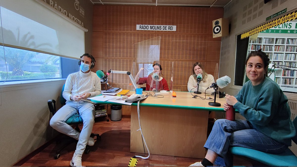 Radiomolins's tweet photo. Avui fem una tertúlia especial amb motiu del #8M . Hem convidat a 6 dones periodistes i comunicadores: @elenaselles76 , Marina Arbós, Elisenda Colell, Fermina Recio, Marta Treig i Aina Sanllehí https://t.co/5mRrCjoDFR