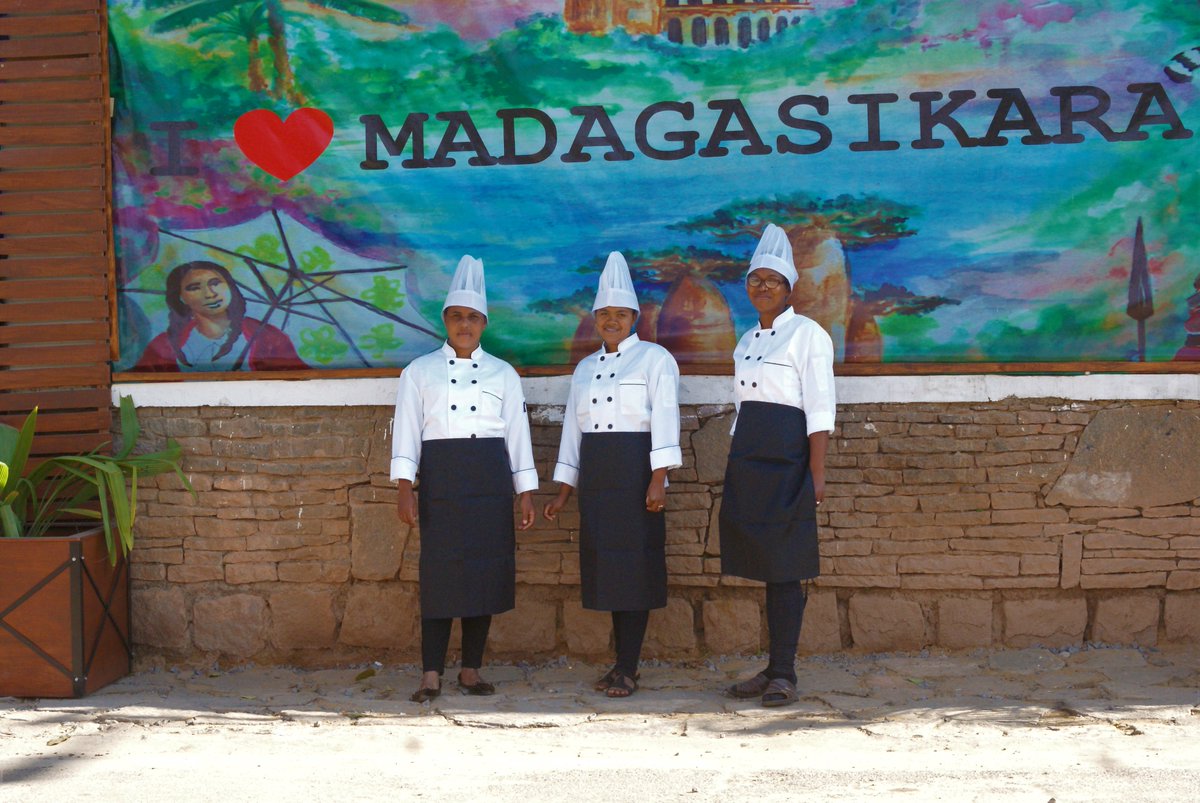 radiomada's tweet photo. #Madagascar : Pour ce 08 Mars 2022, nous tenons à féliciter toutes les Femmes #Malagasy pour cette Journée Internationale qui leur est dédiée.
Les #Vehivavy tiennent un rôle majeur dans le développement de #Madagasikara que ce soit au niveau économique, sociétale et éducative. https://t.co/UF604z1mGo