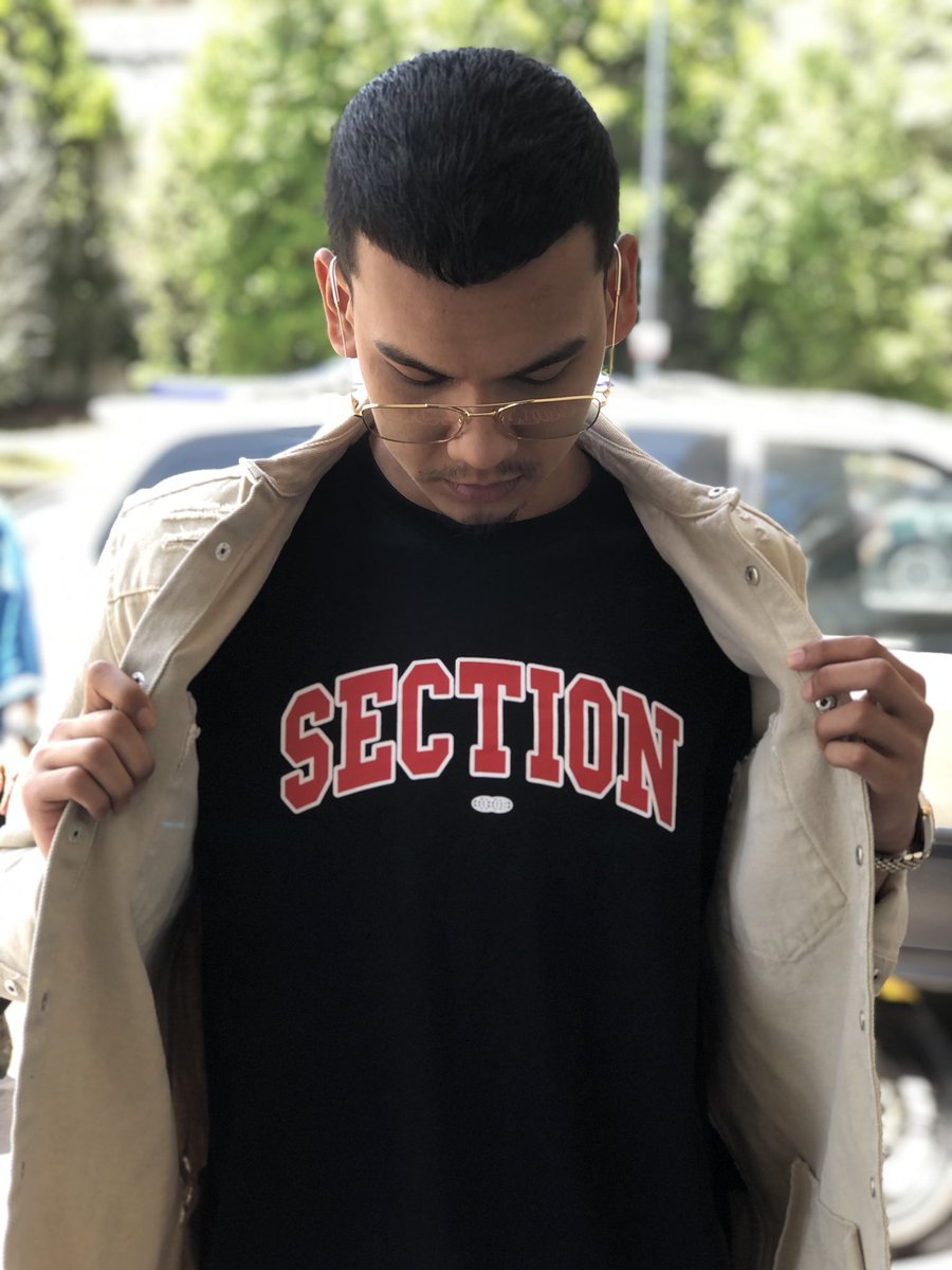 sectionxsection's tweet photo. MK K-Clique reppin' our COLLEGE Graphic Tshirt! Thank you so much G!

@hairiWhuuT of K-Clique
#sectionxsection #sectionworldwide https://t.co/ri91FZ0mPU