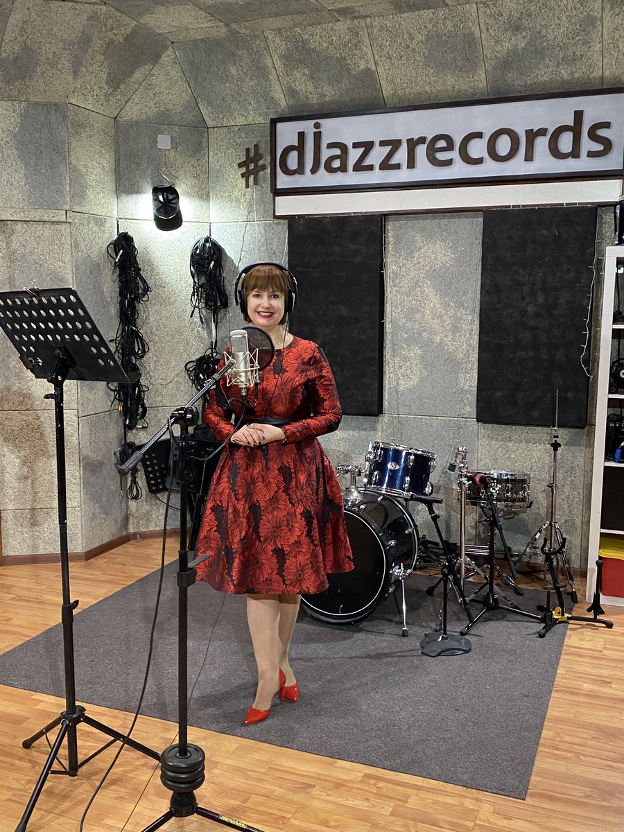 Милые девочки, девушки, женщины!

От всей души поздравляем вас с Международным Женским днём 8 марта! 

Премьера песни - посвящение вам. 
▶️ youtu.be/TbwI-O8MFXA

Инструкция для мужчин: как сделать женщину счастливой.

#8марта 
#светланаильинасамара