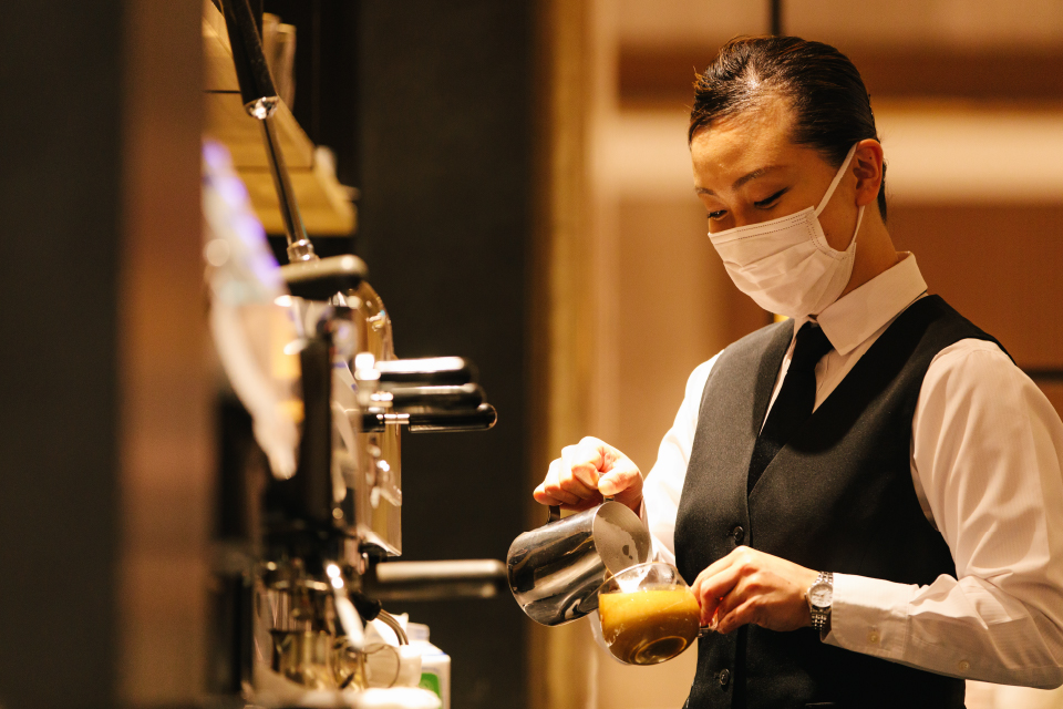 hiltonosakaconc's tweet photo. 3月8日は #国際女性デー。今年は #BreakTheBias をテーマに、固定観念に囚われない社会を目指し、もっと自分らしく、もっと輝かしい毎日を送れるよう、ヒルトン大阪は皆さまのご活躍を応援しています。

ヒルトン大阪
https://t.co/ePfpA1m4Sn

#ミモザの日 #InternationalWomensDay  #HiltonOsaka https://t.co/pIStzNWf7D