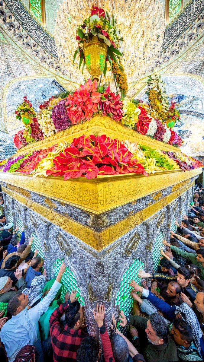 HussainkeAzadar's tweet photo. -Moula Abbasع was so Handsome that Heع was Known as Qamar Al Bani Hashim "THE MOON OF THE FAMILY OF HASHIM"♥️
💐Heartiest congratulations to Imam Aliؑ, Imam of the Time (ajtf) and all the believers of Ahlebaitؑ on the auspicious birthday anniversary of Maula Ghazi Abbas Alamdar🌹 https://t.co/BMgfdGbNbq