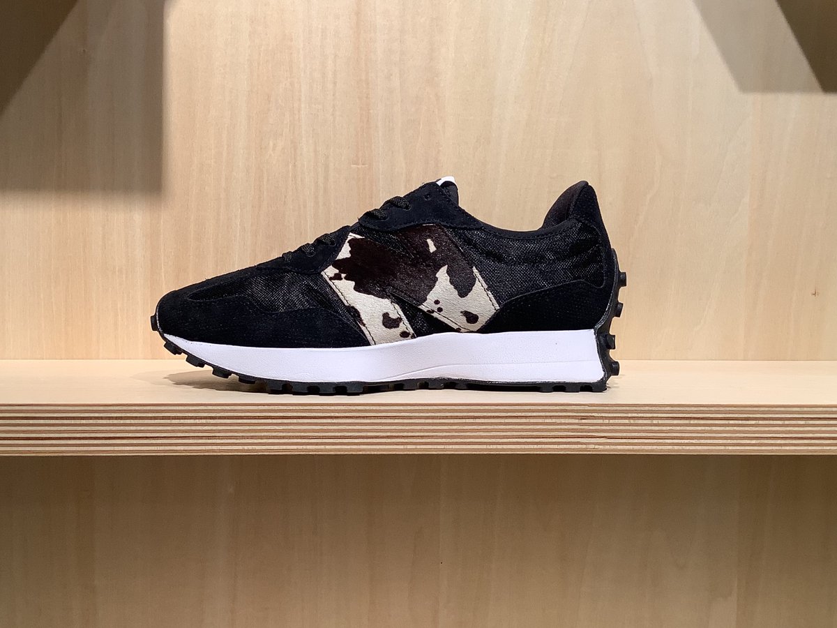 newbalanceOSAKA's tweet photo. < #NB新商品 >
「#WS327」
COLOR:SC
WIDTH/SIZE:B/22.0-25.5cm
PRICE:¥13,090(税込)
3月8日(火)より販売開始
是非この機会に店頭でご覧ください。
#newbalance
#ニューバランス https://t.co/EJEjDqApFm