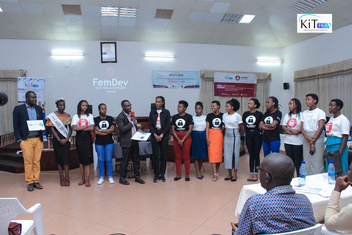 KithubNews's tweet photo. C'est le jour où nous rendons hommage à toutes les femmes fortes, courageuses et indépendantes partout dans le monde ! C'est pour cela que KIT-Hub tient à vous souhaiter une bonne fête!
#kithub
#femdev
#equals
#10000codeurs https://t.co/LfXggAtBpO