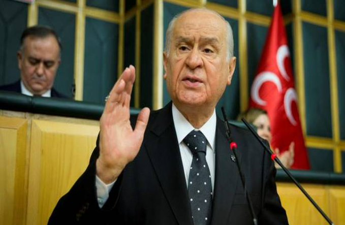 tele1comtr's tweet photo. Bahçeli: Marketlerde yağ kuyrukları oluşmasına kim sebep olduysa en ağır şekilde cezalandırılmalı
https://t.co/JD9L2BfpfM https://t.co/TL9Nnuu29y