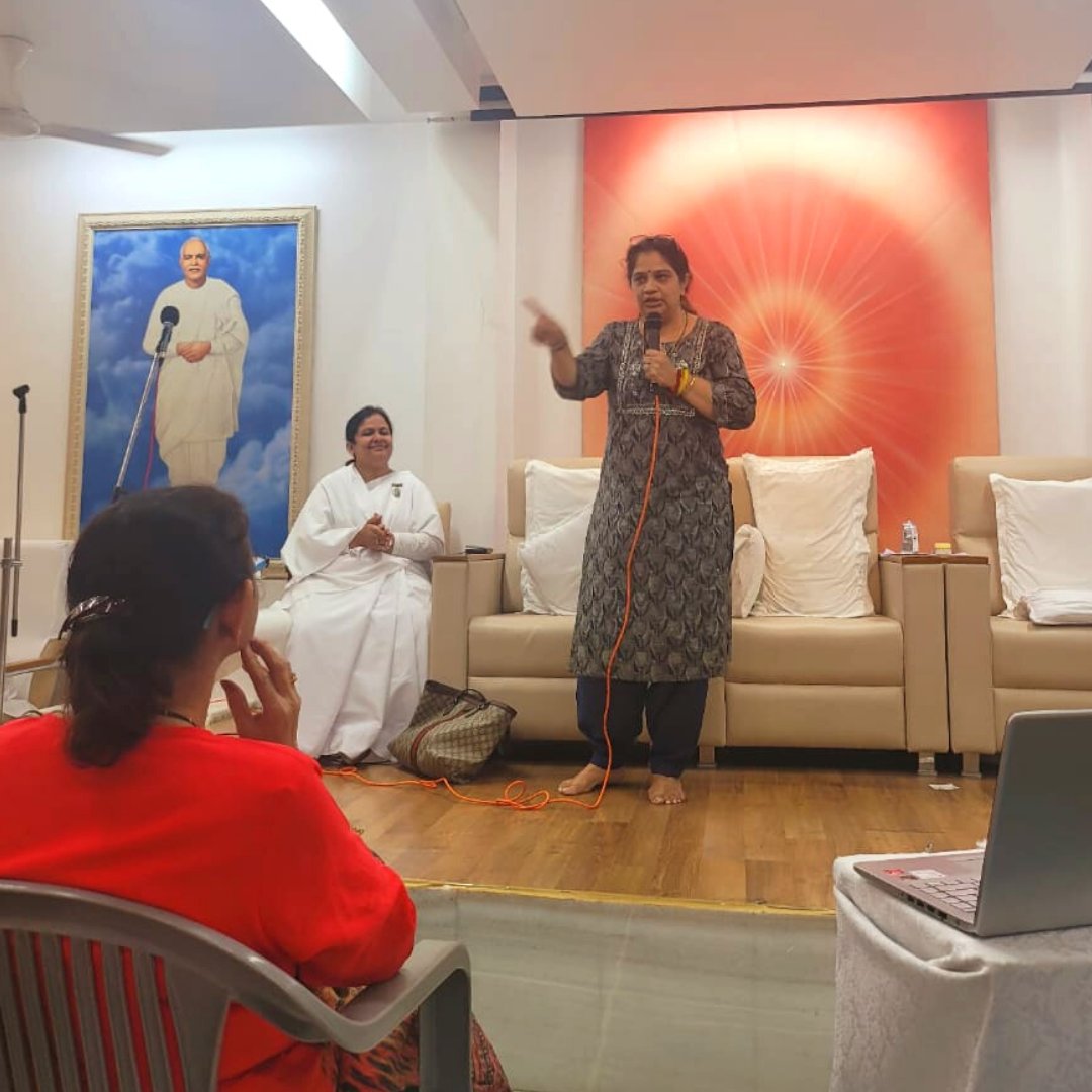 renu_hansraj's tweet photo. On the eve of Women's day, we celebrated Womanhood with Tepaswini didi of @BrahmaKumaris  along with other achievers of Juhu. For us every woman is an achiever as not only is she a mother, a wife, a sister, a daughter but above all she is a woman, she is a superpower. https://t.co/eImkkiWszF