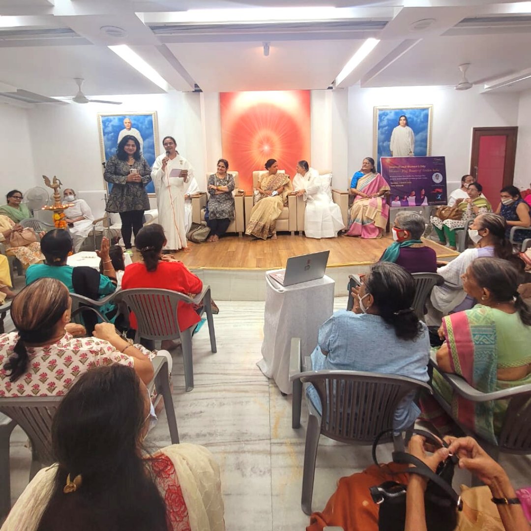 renu_hansraj's tweet photo. On the eve of Women's day, we celebrated Womanhood with Tepaswini didi of @BrahmaKumaris  along with other achievers of Juhu. For us every woman is an achiever as not only is she a mother, a wife, a sister, a daughter but above all she is a woman, she is a superpower. https://t.co/eImkkiWszF
