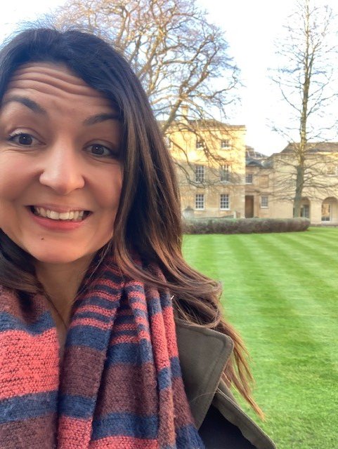Amie_Science's tweet photo. Your girl from da endz checking in for #IWD2022 

🏬Council estate raised 
🤎Mixed race 
👧🏾Female 

#BreakingTheBias 🙅🏾‍♀️as a physicist working for Oxford University Press. Leading the #STEM education team, and inspiring the next generation 

@OUPSecondary @OUPPrimary https://t.co/D0oawnJBzL