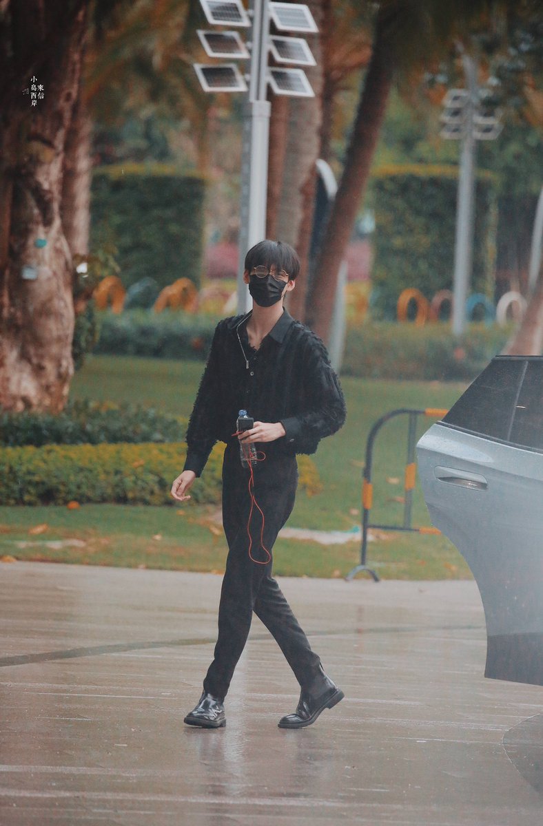 P_NEXIAN's tweet photo. สูงยาวเข่าดี ยิ้มตาหยี๋ นี่แหละโจวเคออวี่
#周柯宇 #โจวเคออวี่ #ZhouKeyu #ZhouDaniel #INTO1ZhouKeyu #INTO1 https://t.co/IuTQVPAtLW