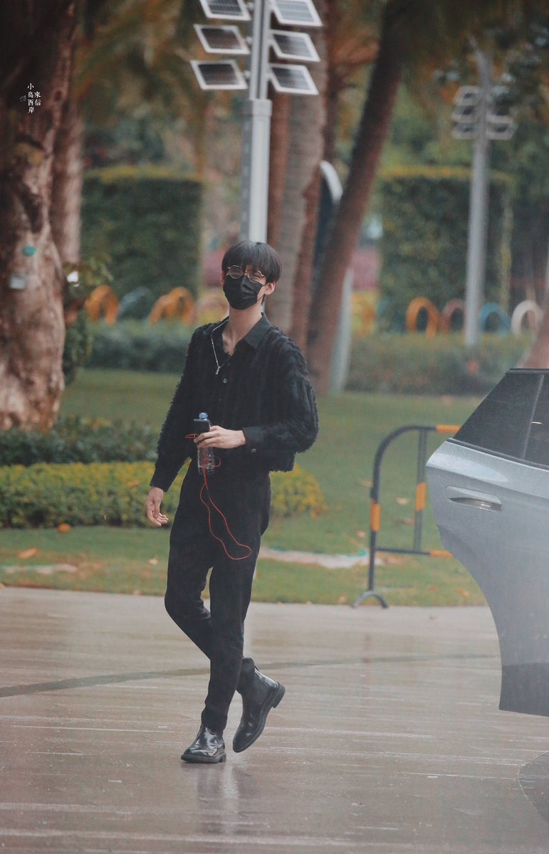 P_NEXIAN's tweet photo. สูงยาวเข่าดี ยิ้มตาหยี๋ นี่แหละโจวเคออวี่
#周柯宇 #โจวเคออวี่ #ZhouKeyu #ZhouDaniel #INTO1ZhouKeyu #INTO1 https://t.co/IuTQVPAtLW