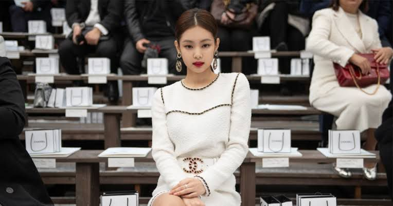ONLY FOR JENNIE tweet media