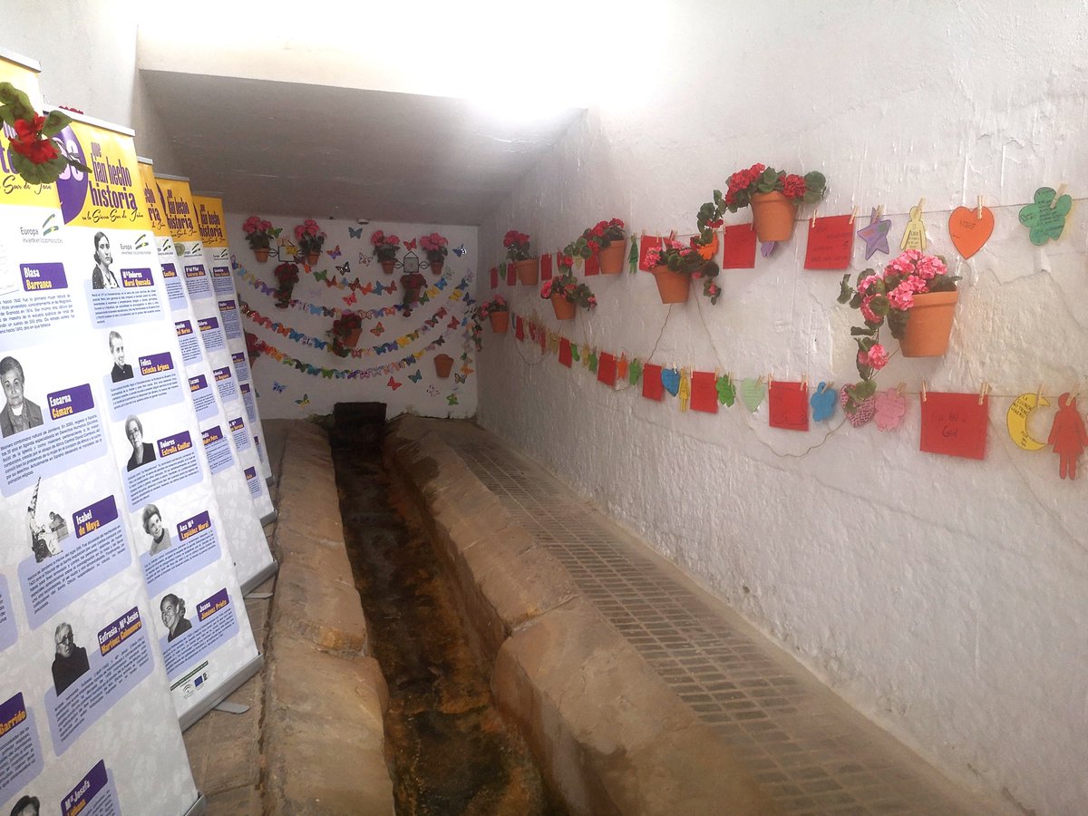 ADSierraSurJaen's tweet photo. 👉Ayer se inauguró en #FuensantadeMartos la exposición "Mujeres que han hecho historia en la #sierrasurdejaen" con motivo del 8M.
💜Organizada por ADSUR y el Ayto. de Fuensanta con la colaboración de los Centros Educativos del municipio, Diputación Provincial de Jaén y ACISUR https://t.co/M3dZydJj6k
