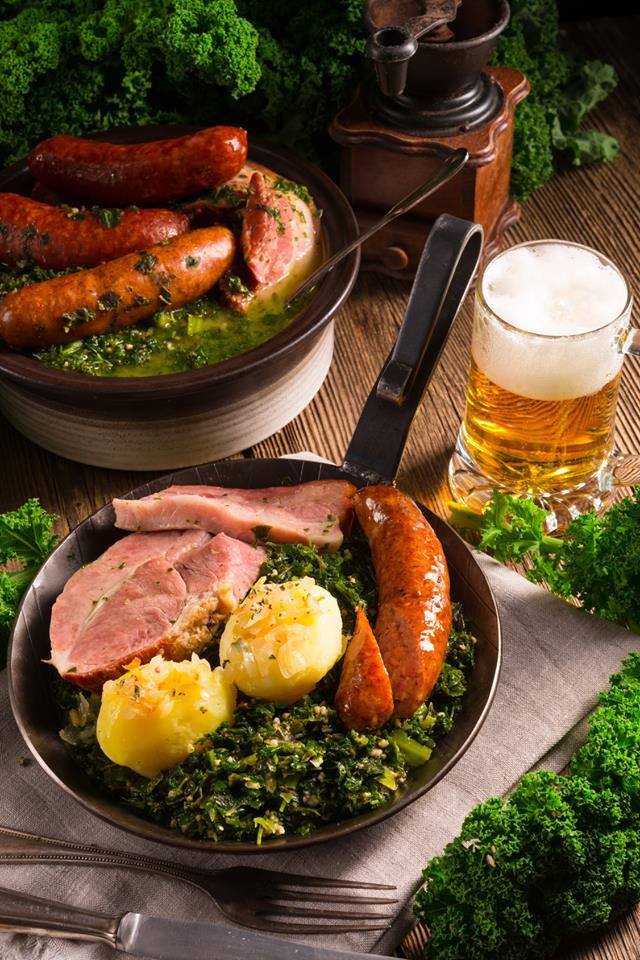 Cuisineetmets's tweet photo. Potée de chou Kale
https://t.co/DitREY3nex
c'est encore l'hiver !
#recette #hiver #recettes #cuisine #chou #choukale #potee #hiver #plats #cuisineetmets https://t.co/JQ2xKWxVqe