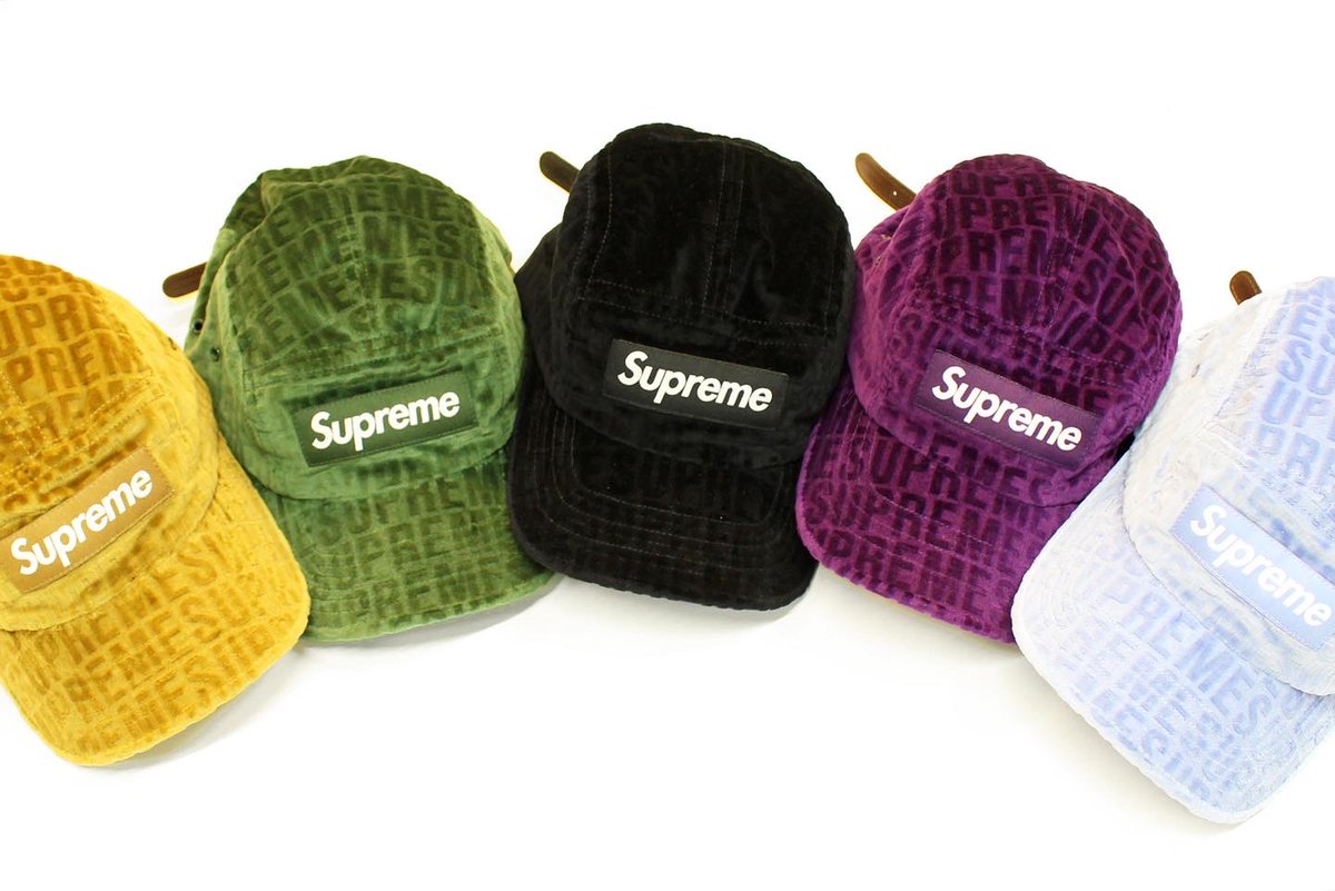 amazingstore's tweet photo. Supreme Velvet Patten Camp Cap
ロゴが型押しされたベルベット生地を使用。バックはレザーストラップを採用。
スウェットバンドの裏、本来見えない部分にタグがあるのがかっこいいです🇺🇸

https://t.co/4hRwVmvUxx

#Supreme #Campcap
#帽子屋 #キャップ #ハット https://t.co/Uv7Q3o8NKC