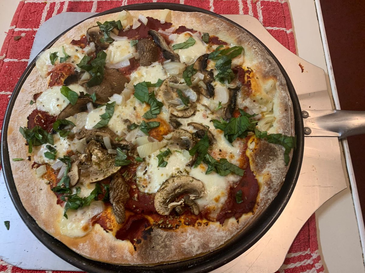 TonysPizzas_'s tweet photo. Have you tasted real Italian pizza? 

My Italian Mushroom &amp; Onion 10” Pizza is only £6.00 https://t.co/oScxMdK2ai
