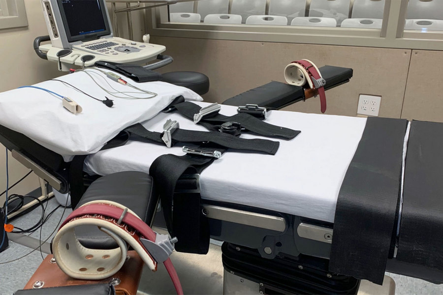 WebDPN's tweet photo. Under a fake name and in writing, Oklahoma's execution doctor explains role https://t.co/q1p6dLCGBC #oklahoma #deathpenalty #lethalinjection #midazolam #medicalethics #botchedexecutions https://t.co/1hKo7SC4TM