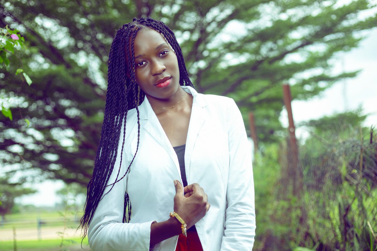 FredyPhoto's tweet photo. ✅ SHOOTING ANNIVERSAIRE🎊 

Joyeux anniversaire 🥳🎈🎉🎊🎁 à la belle : @Cindy Arombo

Faites vous plaisir,🤩 vous le méritez bien!😌 

Offrez vous une belle séance photo souvenir de votre anniversaire🎁 réservation :
+24165747897 Whatsapp #joyeuxanniversaire #gabonphoto
#Gabon https://t.co/ka6P1C5Eh5