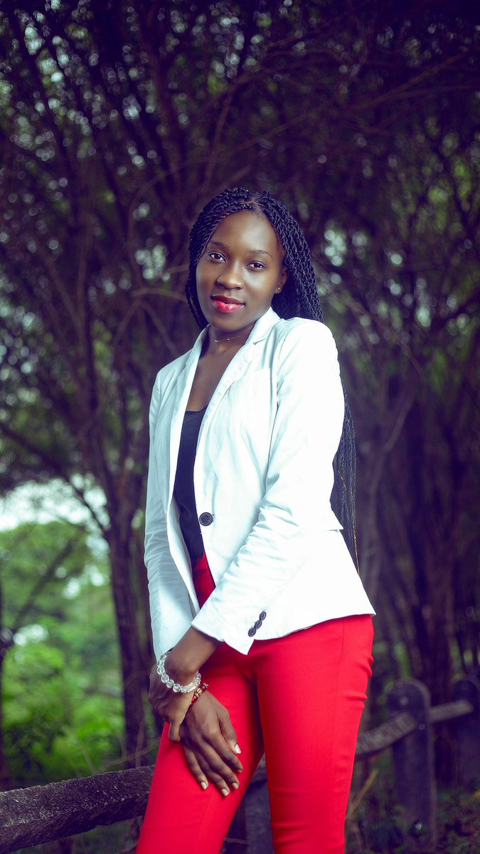 FredyPhoto's tweet photo. ✅ SHOOTING ANNIVERSAIRE🎊 

Joyeux anniversaire 🥳🎈🎉🎊🎁 à la belle : @Cindy Arombo

Faites vous plaisir,🤩 vous le méritez bien!😌 

Offrez vous une belle séance photo souvenir de votre anniversaire🎁 réservation :
+24165747897 Whatsapp #joyeuxanniversaire #gabonphoto
#Gabon https://t.co/ka6P1C5Eh5