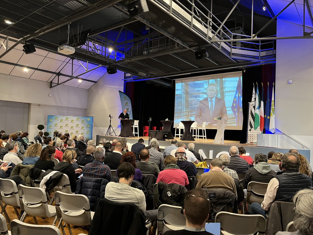 leader_france's tweet photo. @MFesneau et @jwojc ouvrent cette nouvelle journée de séminaire avec une affirmation commune : Leader est un outil de démocratie participative majeur. Préserver ce dispositif est donc une nécessité ‼️#leaderPFUE2022 https://t.co/lFPrxgQ4NI