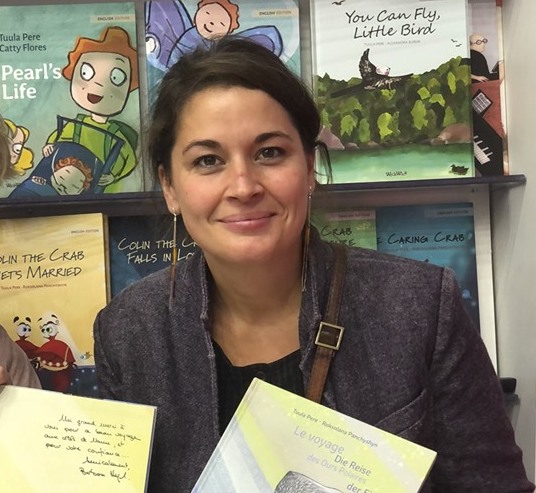 _DULALA_'s tweet photo. Barbara Hyvert, fondatrice de la maison d'édition #Kidikunst, interviendra à l'Université d'été de Dulala pour une table-ronde le 7 juillet à 15h30 : Pourquoi des livres #multilingues et #multiculturels ? Pour vous inscrire : https://t.co/dJubVTx3X2 https://t.co/YLk2JGUQgG
