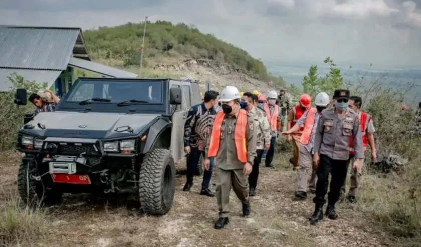 Beritabaruco's tweet photo. Pemkab Jember Resmi Cabut Hak Pengelolaan Lahan 10 Perusahaan Tambang Kapur di Puger https://t.co/sP4S2T5B7C #BeritaBaru #BeritaBaruJatim #Beritabaruco #hakpengelolaanlahan https://t.co/4x7GowjQ3I