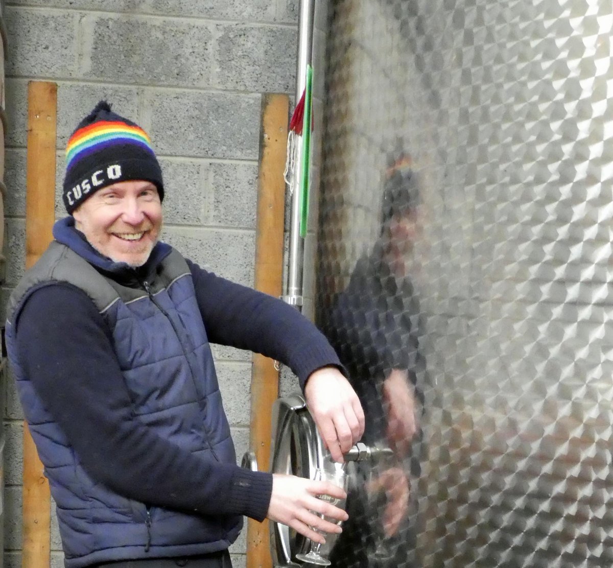 CorkBilly's tweet photo. RESTAURANTS AND FOOD: Legacy Cider. The apple doesn’t fall far from the tree! A Quart of Ale± #96 https://t.co/gy5wjFSljF @LegacyCider #AQuartofAle #supportlocal https://t.co/Eo3EqZ1kho
