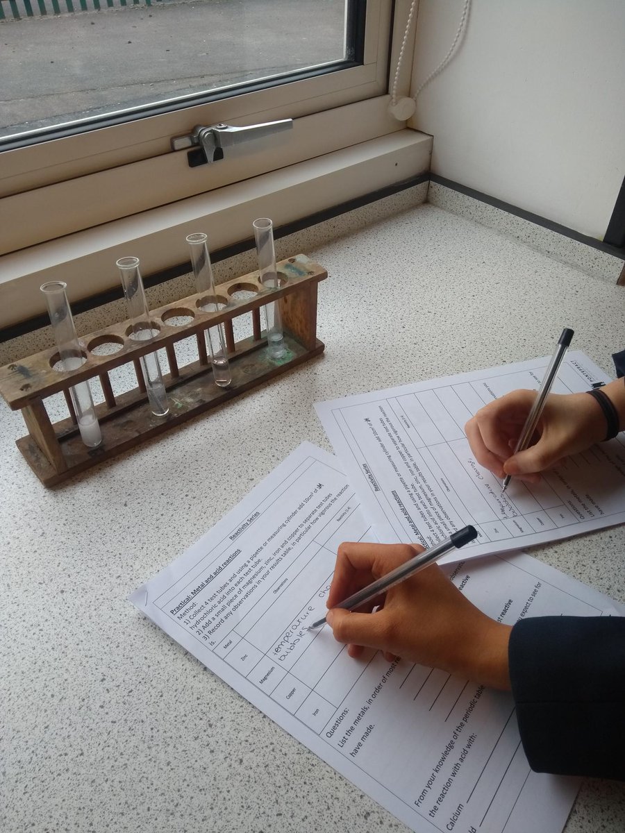 PATCarletonHigh's tweet photo. 👀Year 9 science, thoroughly engaged in their qualitative observations of chemical reactions.📝👍
🌞Great work year 9! 👍
#futurescientists #scienceatCarleton #observing https://t.co/VdtGjSRFDU
