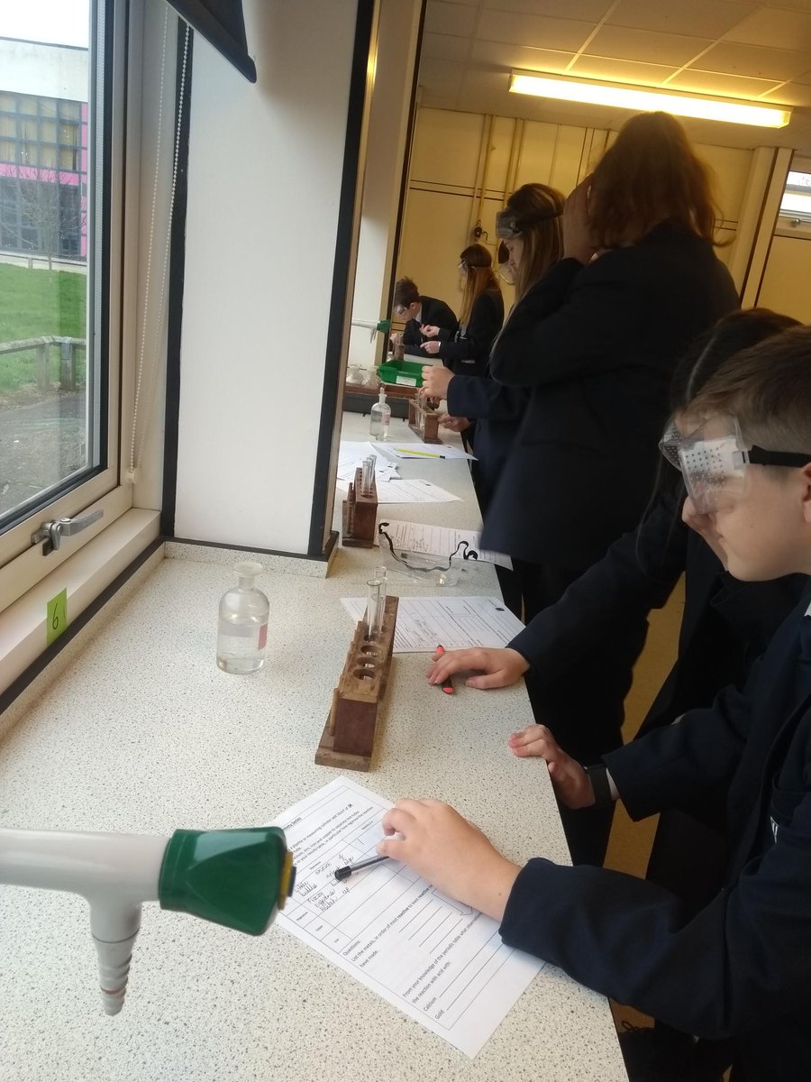 PATCarletonHigh's tweet photo. 👀Year 9 science, thoroughly engaged in their qualitative observations of chemical reactions.📝👍
🌞Great work year 9! 👍
#futurescientists #scienceatCarleton #observing https://t.co/VdtGjSRFDU