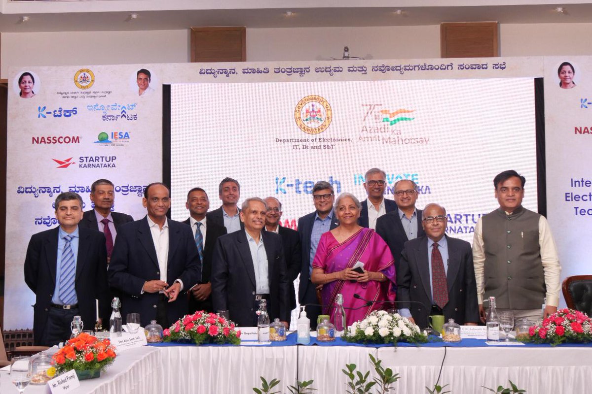 nasscom's tweet photo. Hon. Fin. Minister @nsitharaman met with the #tech industry in Bengaluru &amp; held productive discussions around #startups, tech sector opportunities &amp; #Digital India priorities. Industry &amp; government collaborations like these will further the opportunities in #ShapingTheTechade. https://t.co/9qbKMjYyAf