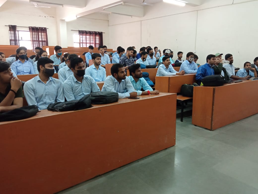 RJ_TEQIPfaculty's tweet photo. Webinar on "Career Opportunities after Graduation" At GEC Jhalawar in collaboration with Engineer's Circle coordinated by TEQIP faculties of GEC Jhalawar
@RJ_TEQIPfaculty resumed their commitment to deliver quality Tech. Edu. in the State
@ashokgehlot51 @akhilarora93 @drsubhashg https://t.co/YXrxzrk8rd