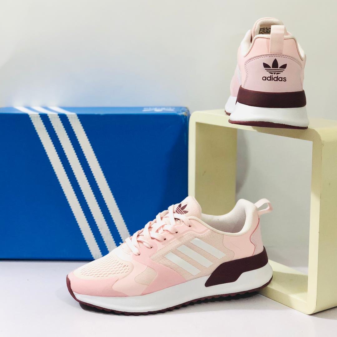 Runway69fits's tweet photo. Lit Sneakers Policy! 
Size: 37-40
Price: 29000 naira 
Payment on delivery within Lagos 🤝
Nationwide delivery 🇳🇬 https://t.co/35ZtnMsmWb