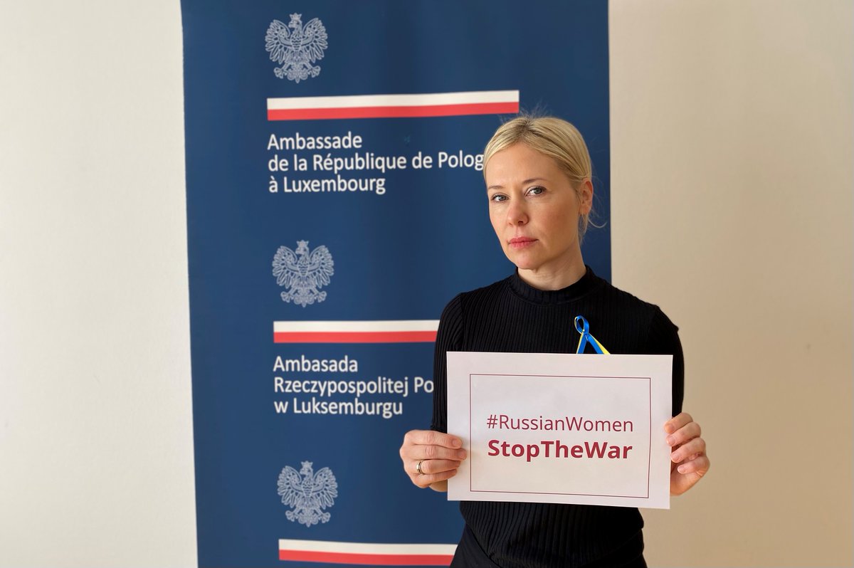 PLinLuxembourg's tweet photo. On this special day, women of @PLinLuxembourg 
have joined the appeal to Russian women: 

#RussianWomenStopTheWar 
#Российскиеженщиныостановитевойну https://t.co/uvKyY6YgYa