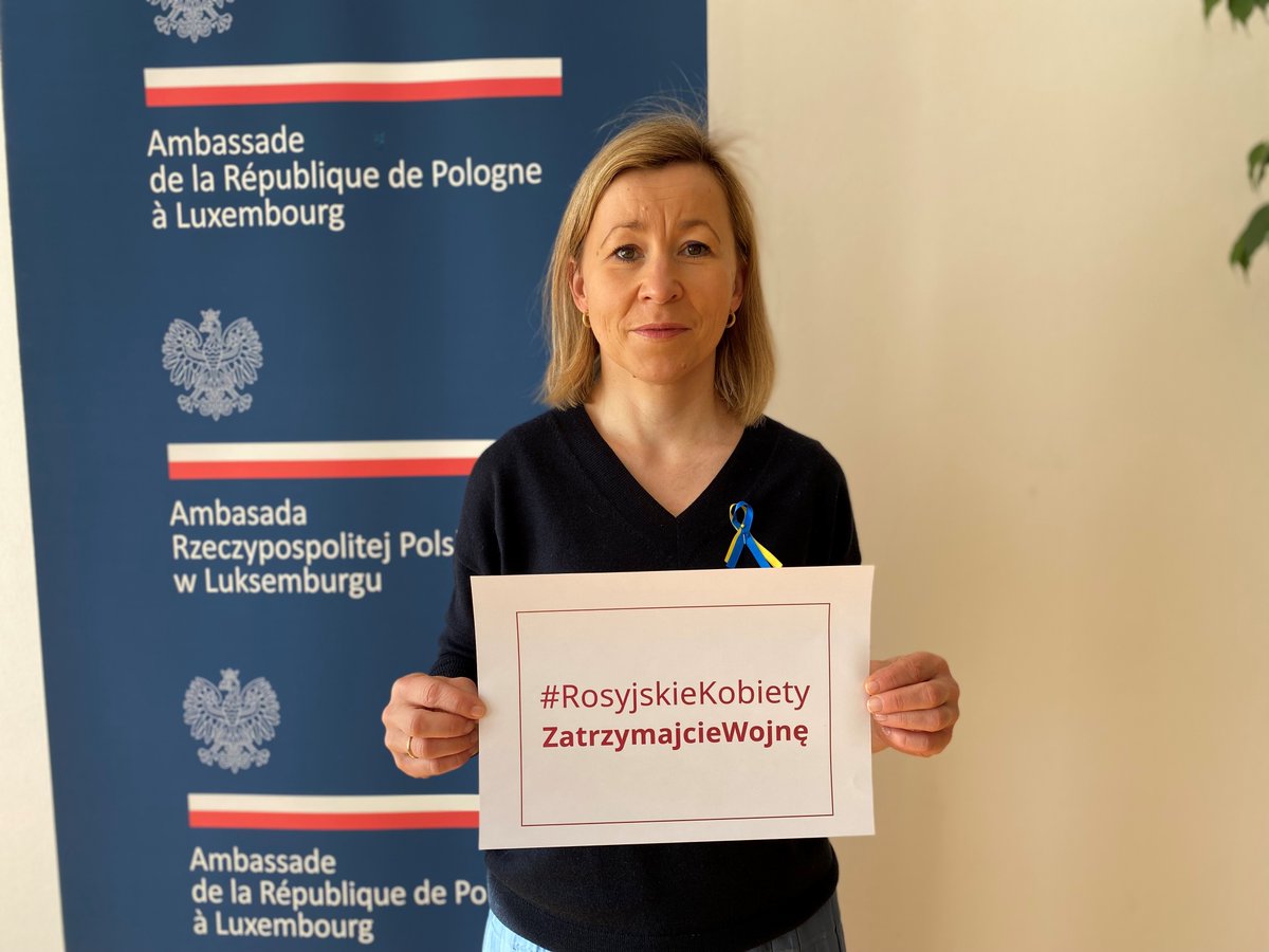 PLinLuxembourg's tweet photo. On this special day, women of @PLinLuxembourg 
have joined the appeal to Russian women: 

#RussianWomenStopTheWar 
#Российскиеженщиныостановитевойну https://t.co/uvKyY6YgYa