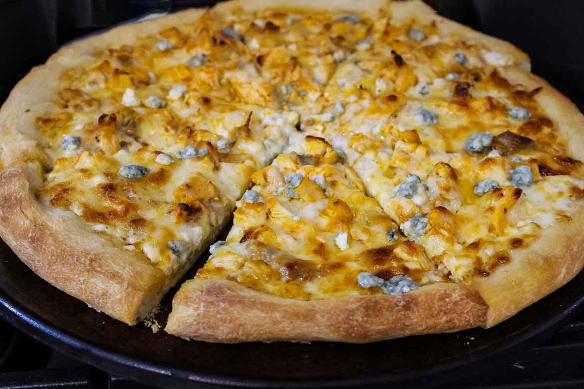GrumpysHoneyB's tweet image. Buffalo Chicken Pizza is one of my favs for pizza night! #grumpyshoneybunch #buffalostyle #pizza grumpyshoneybunch.com/buffalo-chicke…