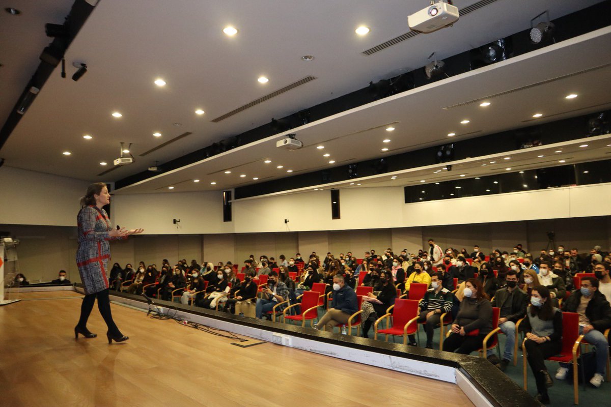 MYO Müdürümüz Burçin Önder, 8 Mart Dünya Kadınlar Günü dolayısıyla Sosyal Sorumluluk Kulübü’müzün düzenlediği ‘Burçin Hoca ve Kızları’ adlı etkinliğe katılarak öğrencilerimizle deneyimlerini paylaştı, kendi yaşamından örnekler vererek yol gösterici önerilerde bulundu. <a href="/ieumyo/">İEÜ Meslek Yüksekokulu</a>