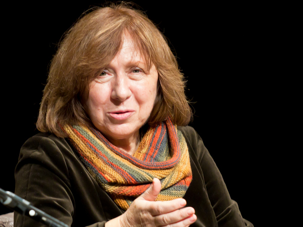 TLippiello's tweet photo. #8Marzo

Nella Giornata internazionale della #donna @CaFoscari ricorda la giornalista #SvetlanaAleksievič.

Dedichiamo questa giornata a tutte le donne, in particolare alle donne del mondo che stanno vivendo in una situazione di conflitto.

🌐https://t.co/4EwmkLTd8T https://t.co/UynBNrfU0P