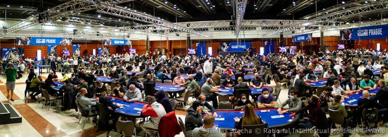 4️⃣6️⃣9️⃣ qualifiés pour le Jour 2️⃣ sur l'Eureka Prague 💪
Une trentaine de Français est dans l'argent et en piste pour un gros billet puisque ces rescapés d'un field de 3️⃣1️⃣5️⃣5️⃣ entrants vont se partager plus de 3️⃣ millions de dollars 🤑
fr.pokernews.com/news/2022/03/e… #poker #live #game