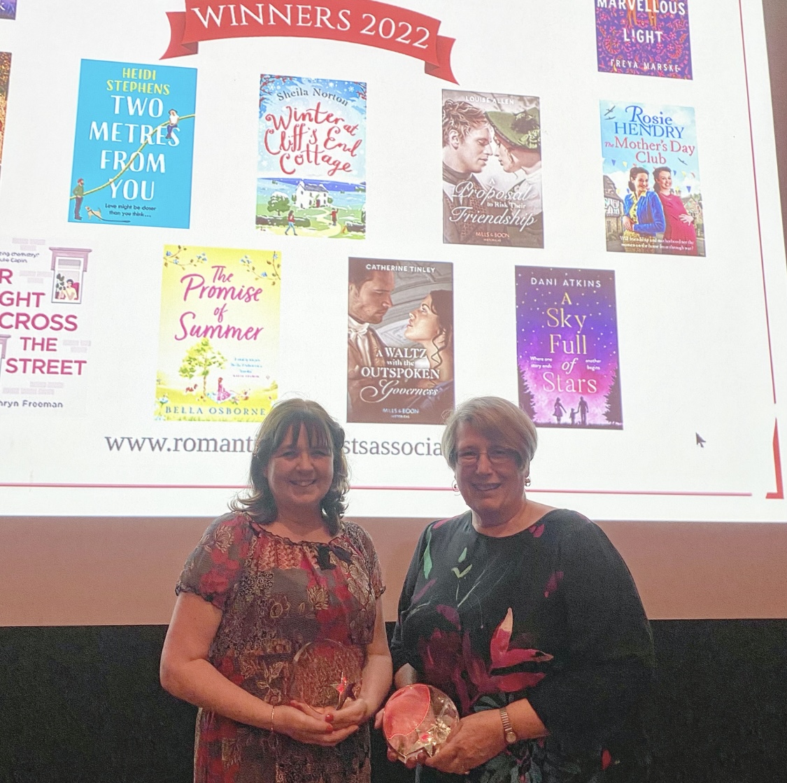 MillsandBoon's tweet photo. We're delighted to bring you some extra special #TuesNews this week as TWO of our incredible authors won awards at the @RNAtweets Romantic Novel Awards 2022!

A huge congratulations to @CatherineTinley and @LouiseRegency 🥂🎉👏 https://t.co/BYCnjTqA4u