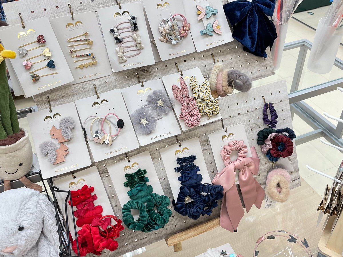 MimiandLulaJ's tweet photo. 🎈POPUP SHOP情報🎈
東急ハンズ名古屋店
■2022年3月24日まで🌷
名古屋にてPOPUP SHOP開催中🌟大人気Jellycatさんと同時開催です🌱
たくさんのアイテムを実際に手に取っていただくチャンスです🌼
#MIMIandLULA #mimiandlulajp #ミミアンドルーラ #キッズアクセサリー #ロンドン #東急ハンズ名古屋 https://t.co/TbChyfhOuL