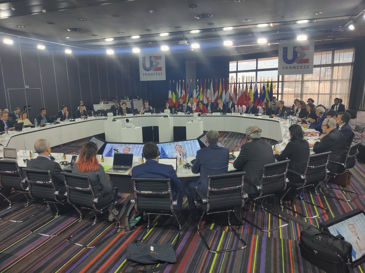 sorcha_edwards's tweet photo. Addressing ministers responsible for #housing #FPEU2022 today @vonderleyen leaves no doubt of her intention to ensure that her mandate brings to the fore the challenge of making sustainable quality #housing affordable for all. #neweuropeanbauhaus #shape_EU https://t.co/r4R8rUii0y