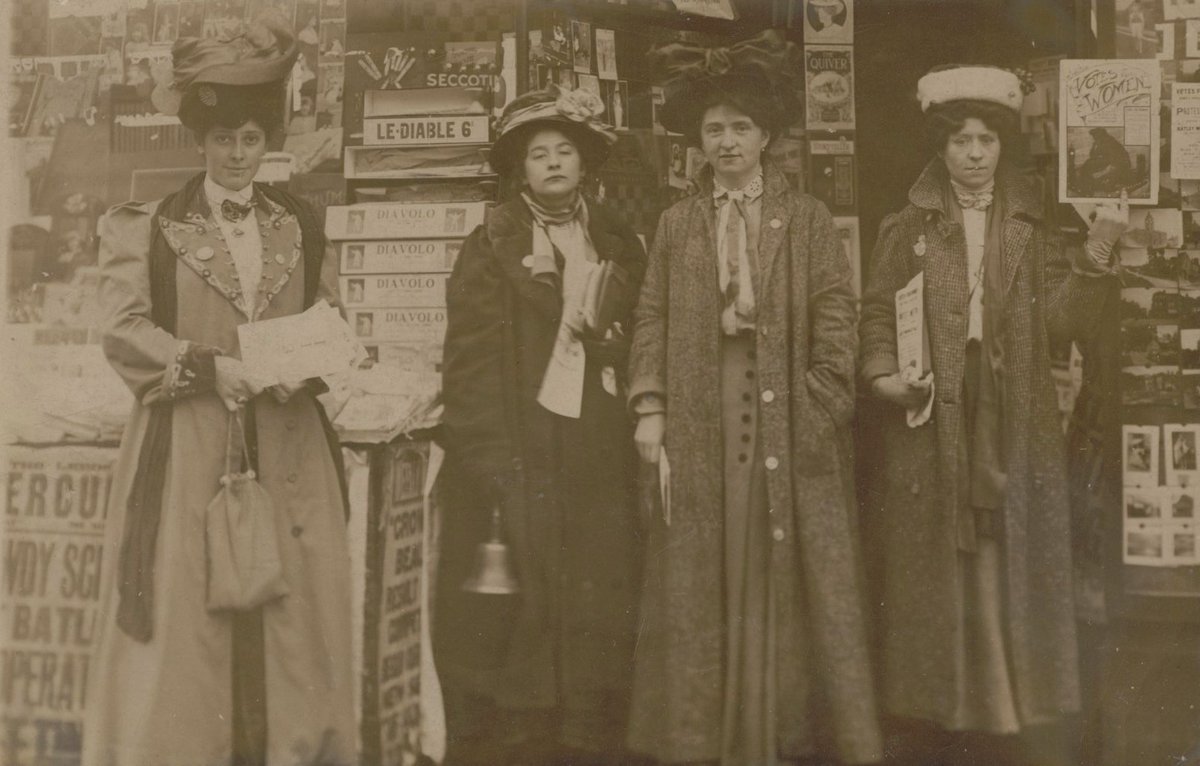 KirkleesMuseums's tweet photo. This #InternationalWomensDay we honour those who fought to #BreaktheBias and campaigned for Women's Suffrage. 

Learn more https://t.co/diEAVOMTYH

 Gertrude Ellen Brook, Adela Pankhurst, (Mary)Patricia Woodlock, Mary Lee, Batley Nov 1907.

#IWD2022 #Suffragettes #Tolson https://t.co/eEQ1wyXh2s