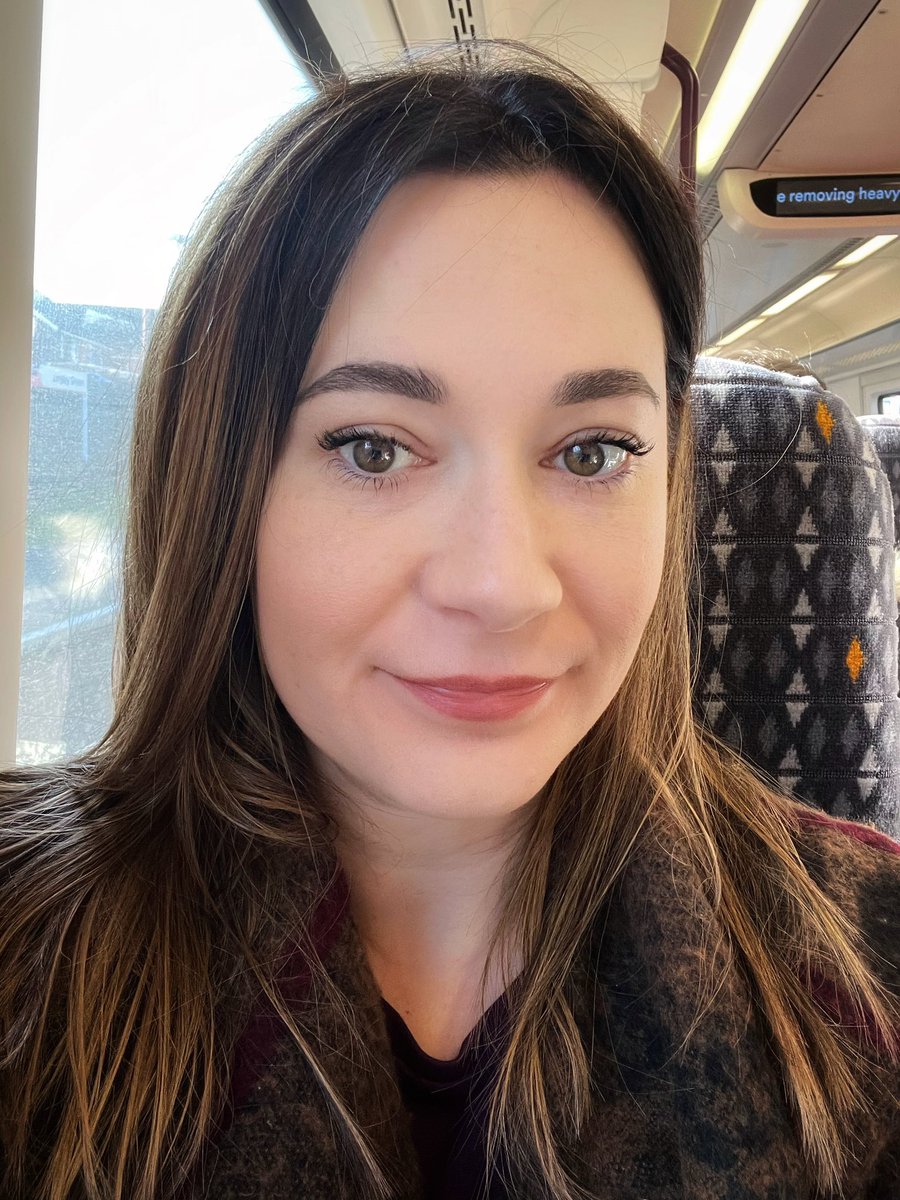 No loud blouse alert 🚨 on my way into Brum today (slightly crazy poncho top layer for warmth) but looking forward to @hydrocknews and <a href="/WiPUK/">Women in Property</a> events for #IWD2022
